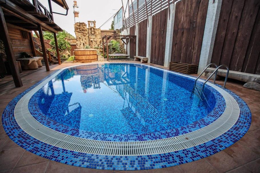 Бассейн с подогревом зимой