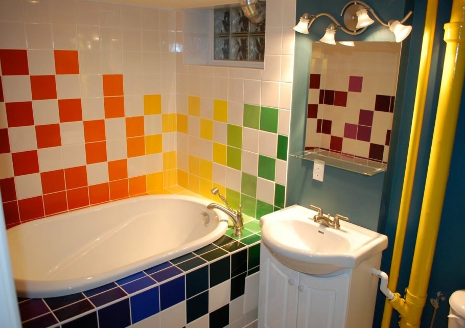 Ванная облицованная плиткой