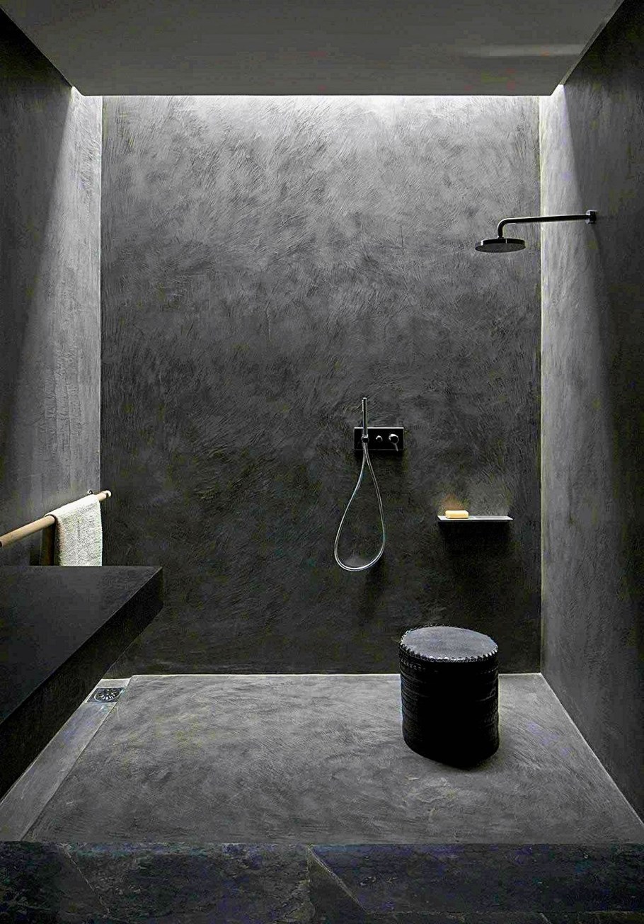 Декоративная штукатурка и плитка в туалете