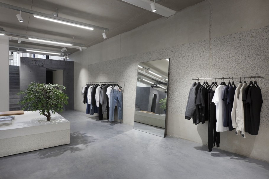 Минималистичный интерьер магазина