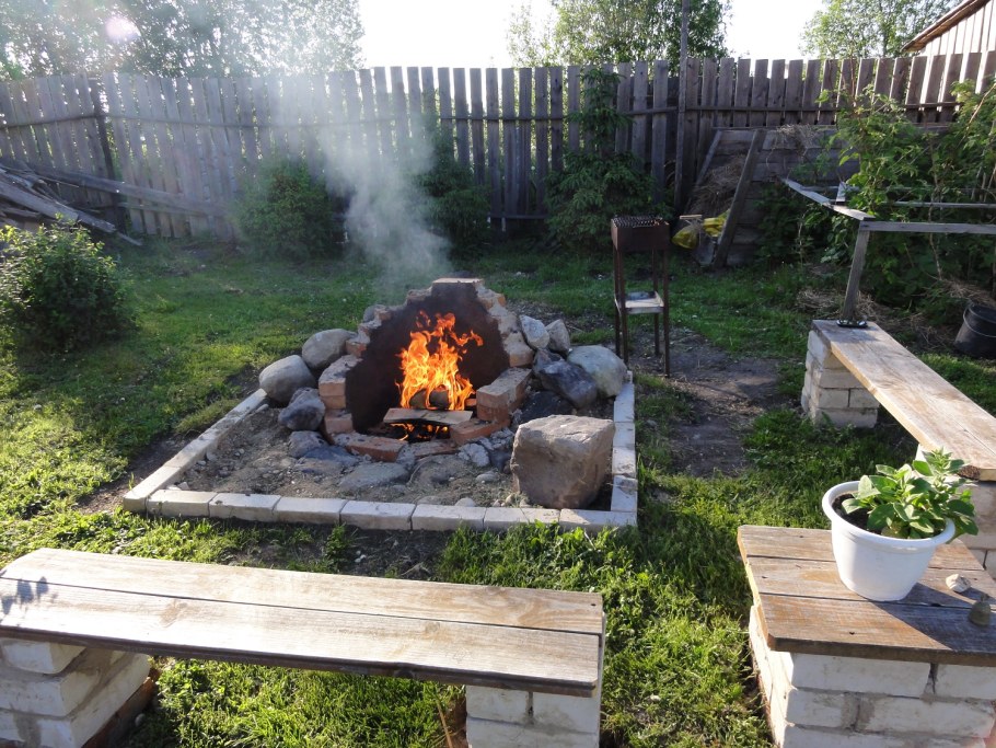 Очаг в саду