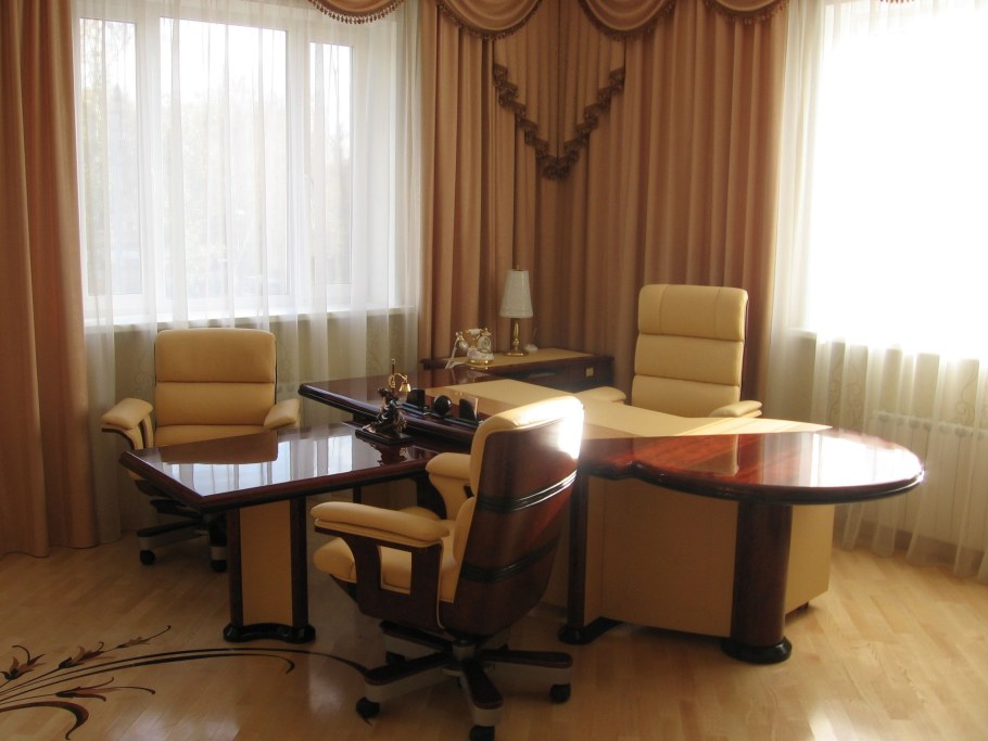Обстановка кабинета руководителя