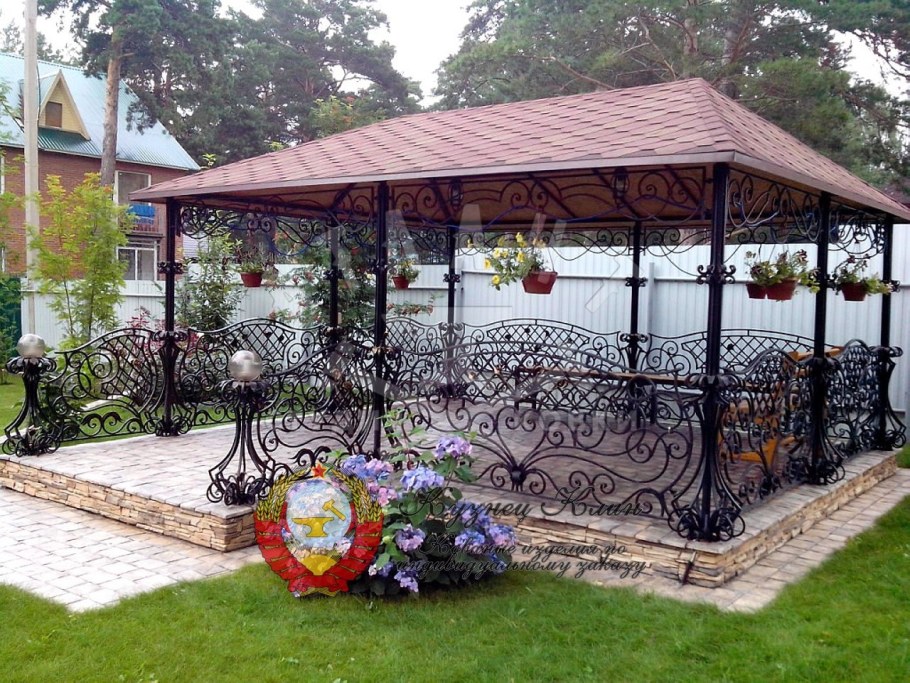 Кованые беседки с мангалом