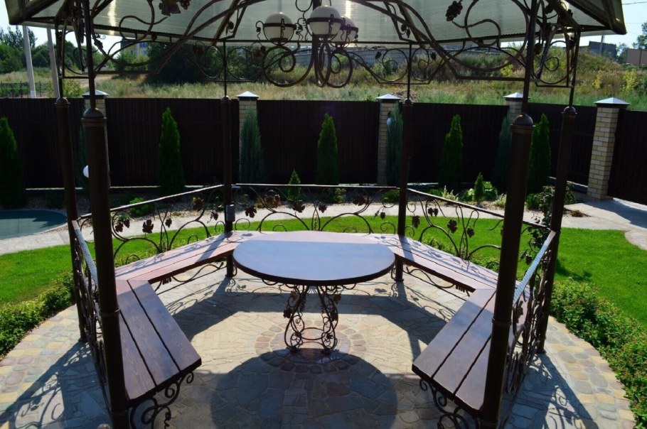 Беседка для дачи из металла