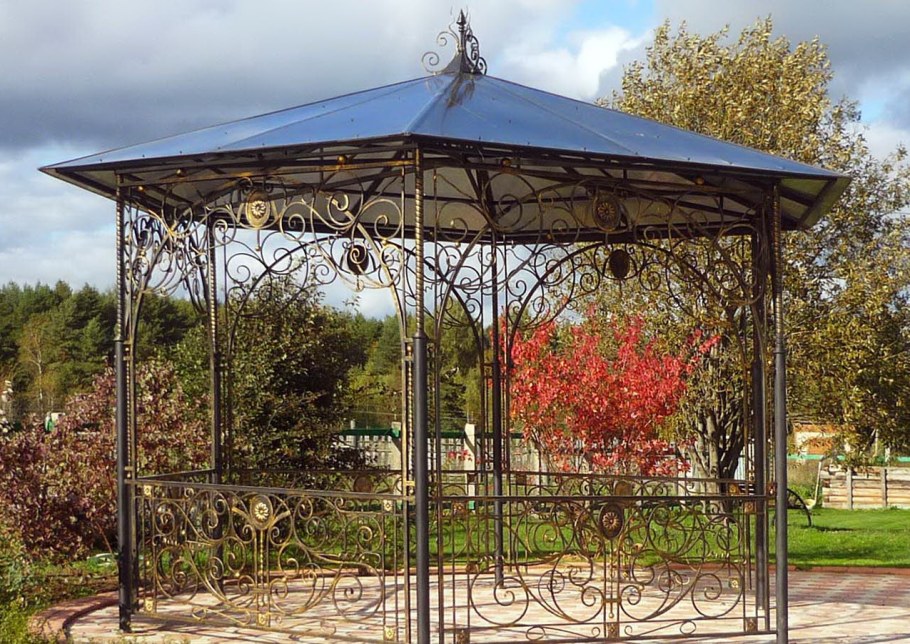 Художественная ковка беседки