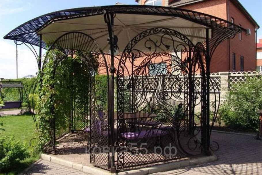 Кованная беседка с мангалом