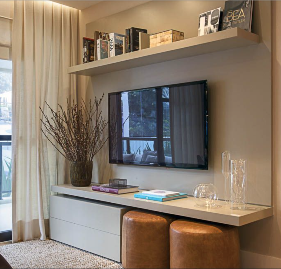 Телевизор в гостиной