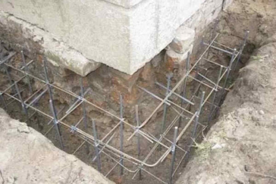 Поднять дом на домкратах