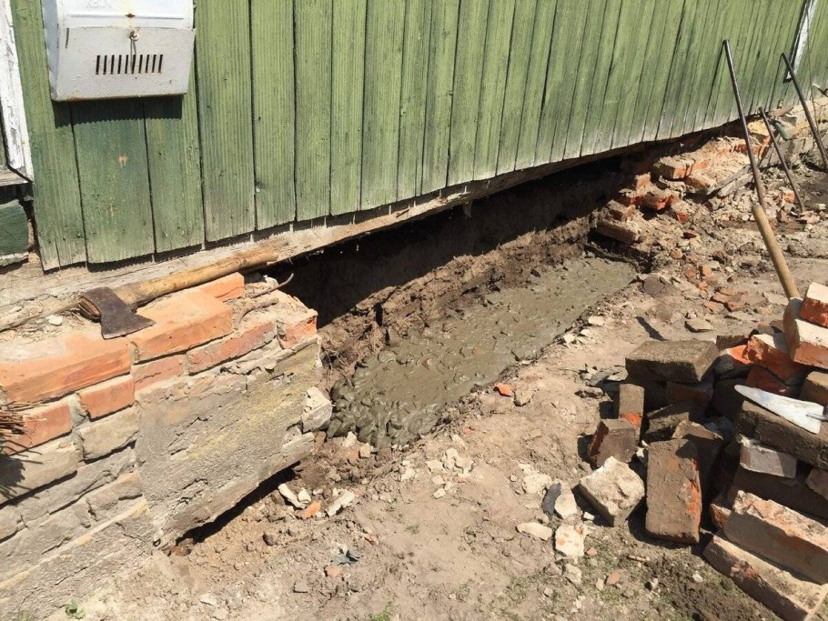 Отремонтировать фундамент деревянного дома