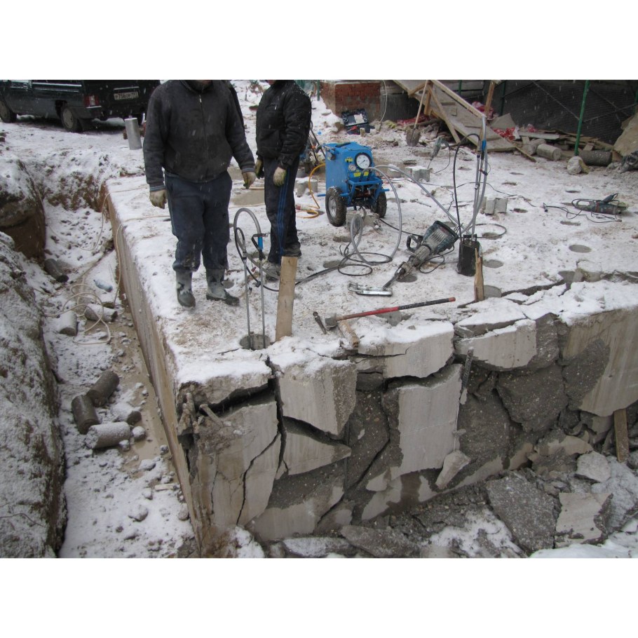 Подъем дома на винтовые сваи