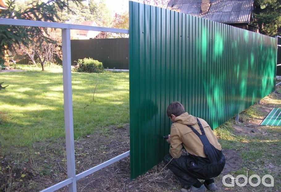 Забор снизу рабица сверху метал