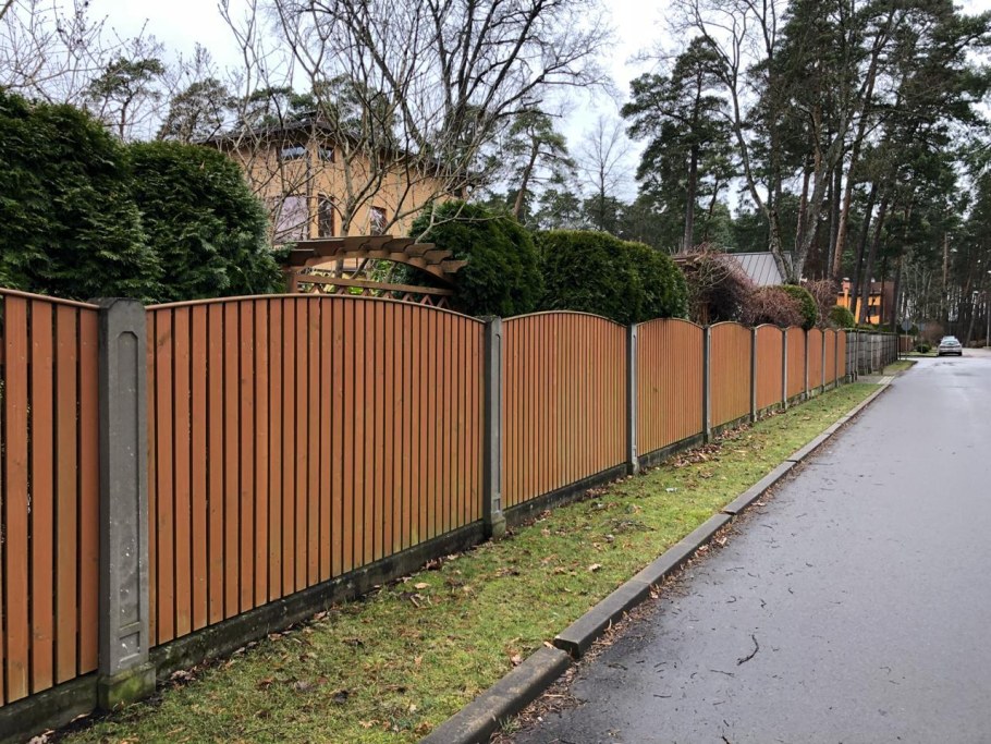 Забор из профнастила и сетки