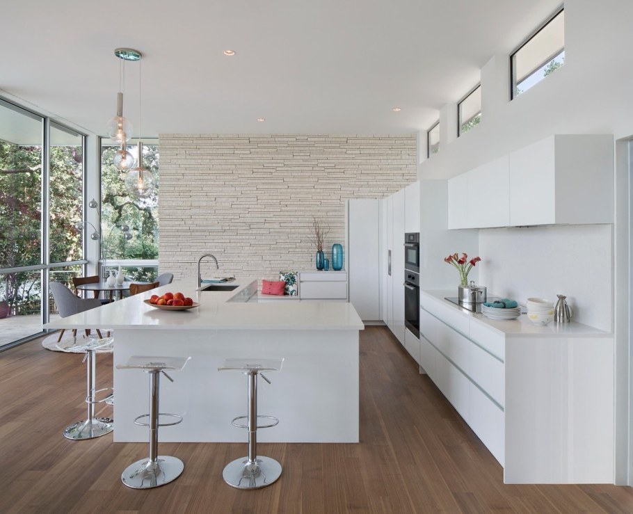 Белый кирпич в интерьере кухни