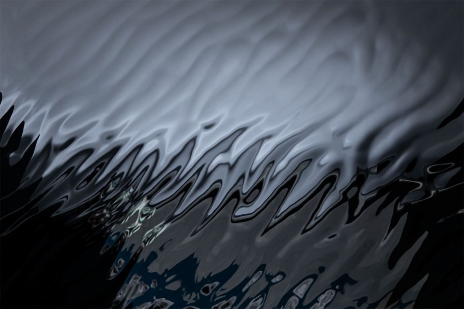 Металл с заклепками