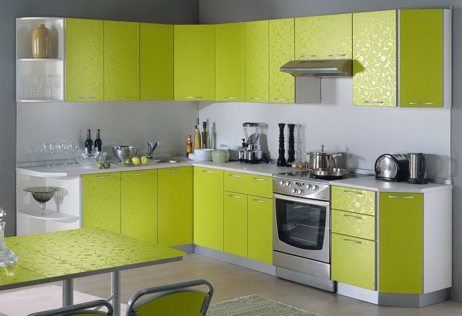 Черно оранжевая кухня угловая маленькая