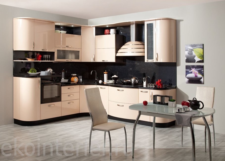 Угловой кухонный гарнитур желтый