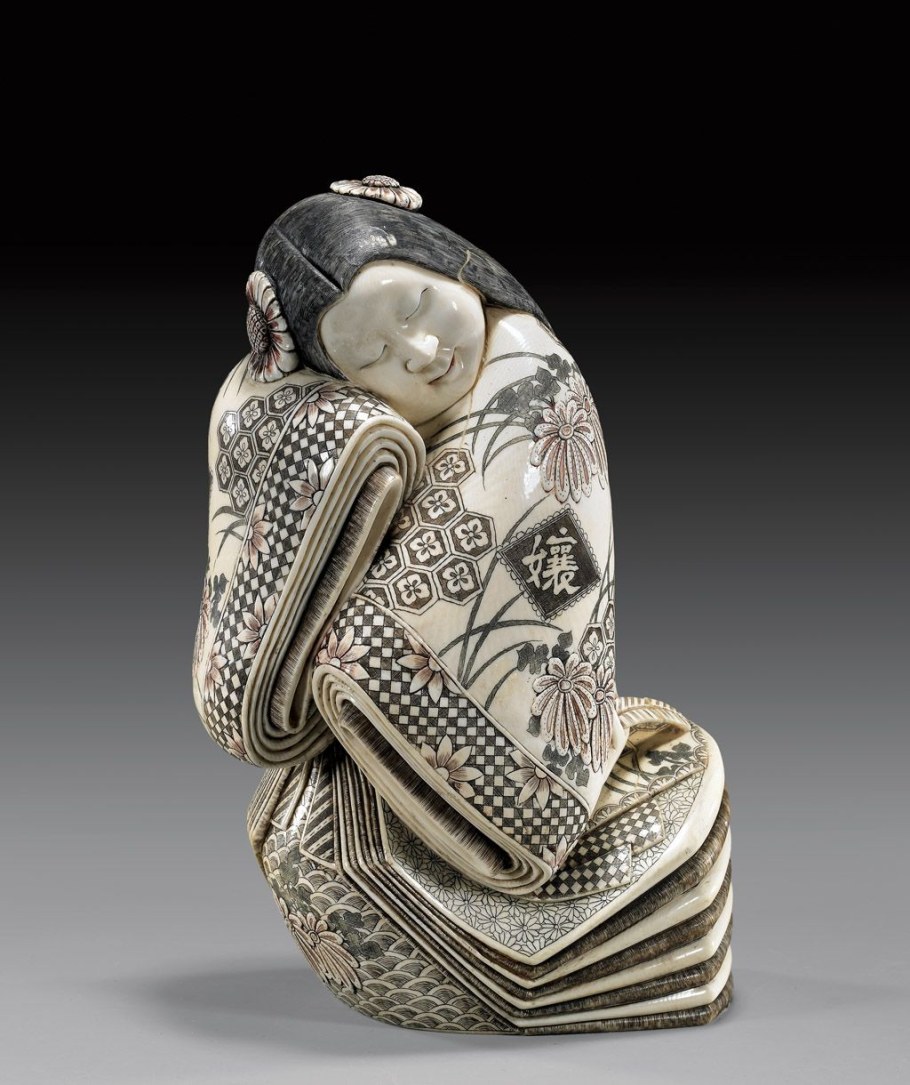 Японская лягушка нэцкэ