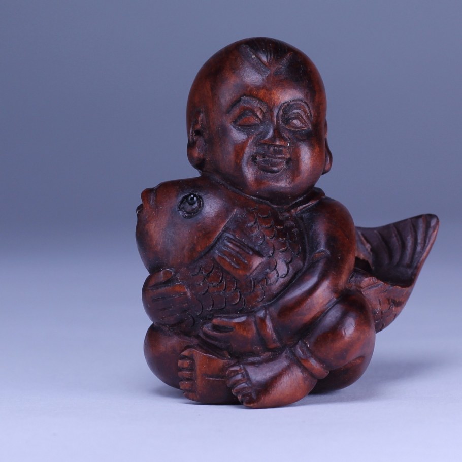 Нэцкэ из дерева