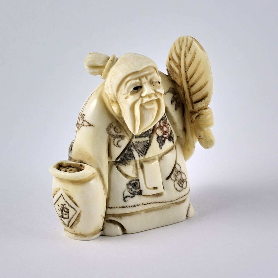 Коллекция нэцкэ Мавродаки