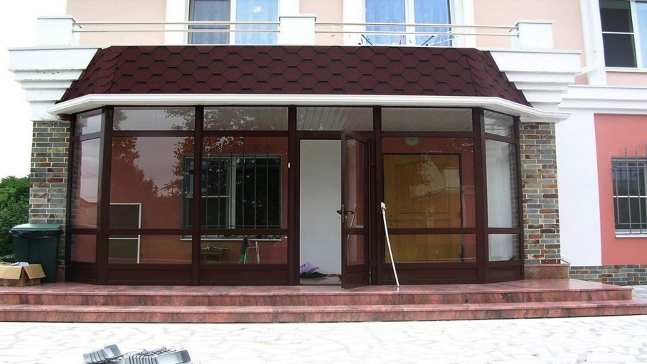 Остекление входной группы