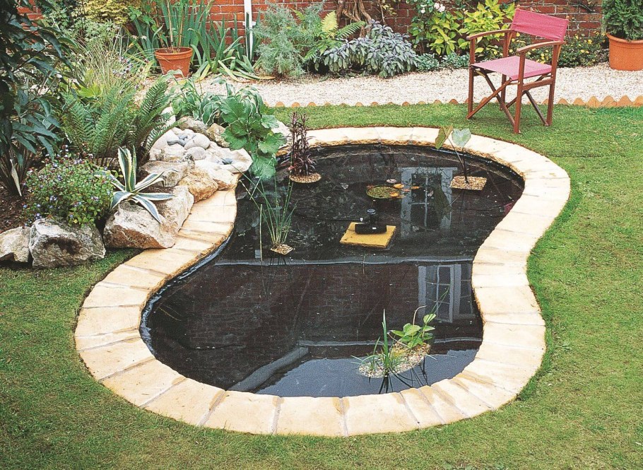 Пластиковый пруд для дачи