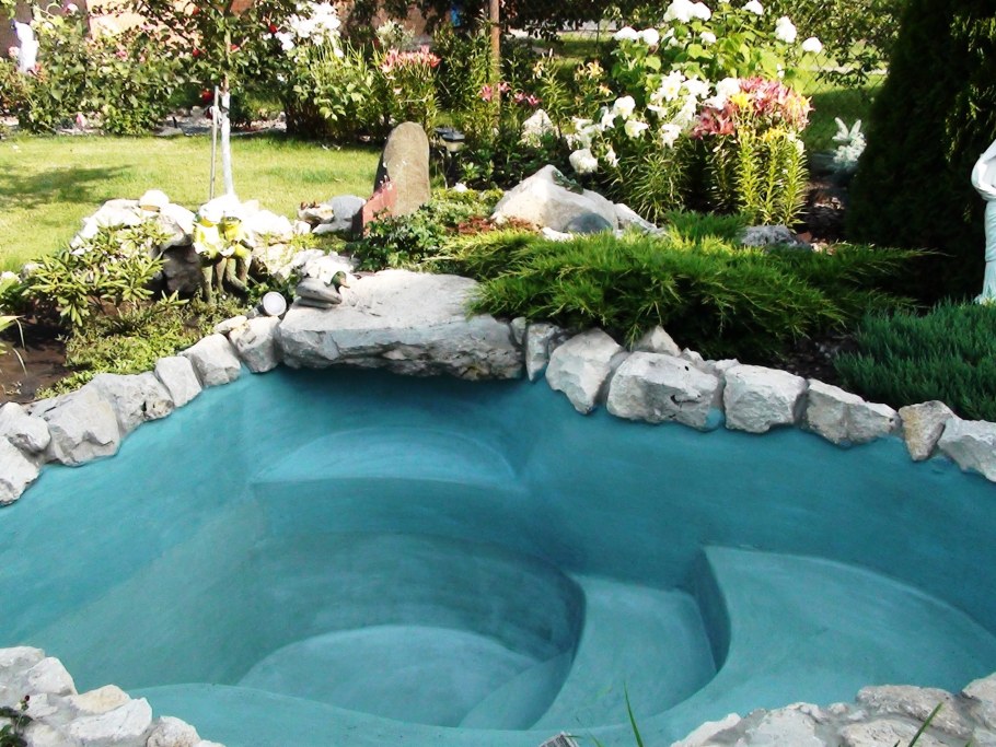 Искусственный прудик Хоста