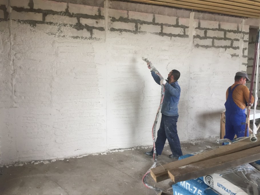 Черновая отделка стен