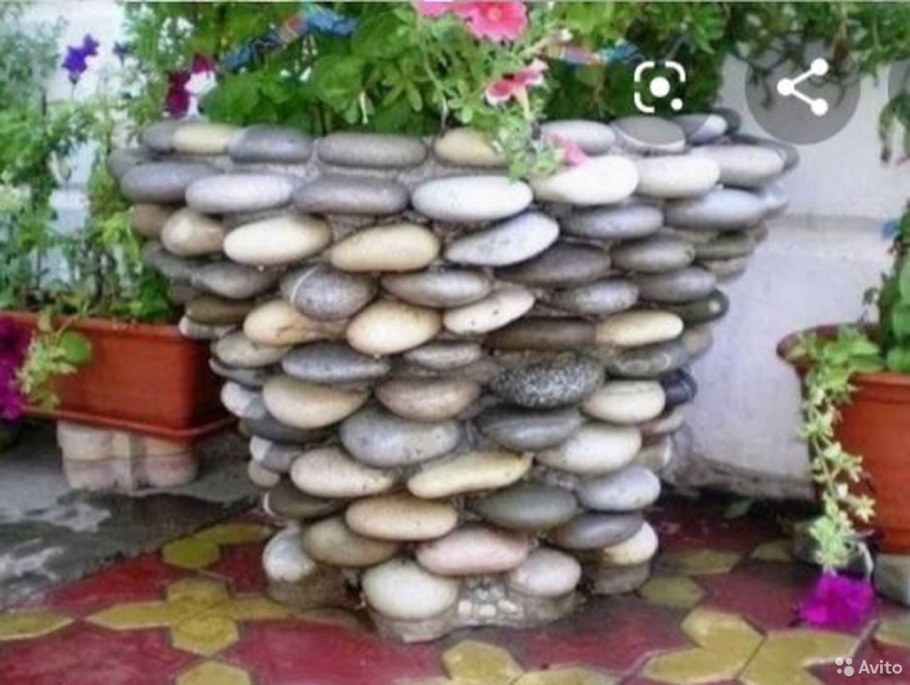 Клумбы из морских камней