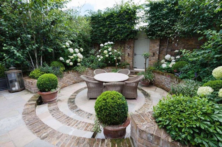 Аптекарский огород на высоких грядках