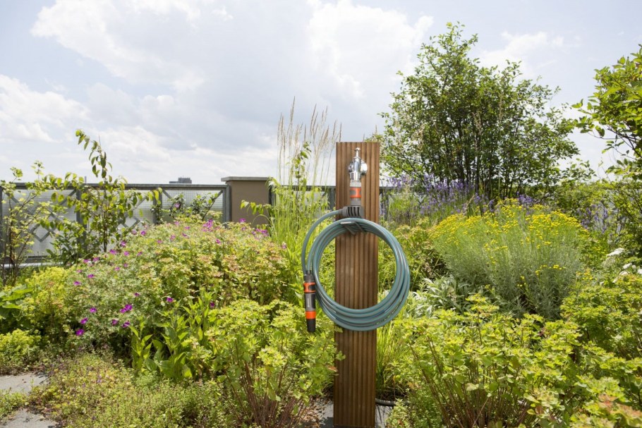 Стойка для садового крана