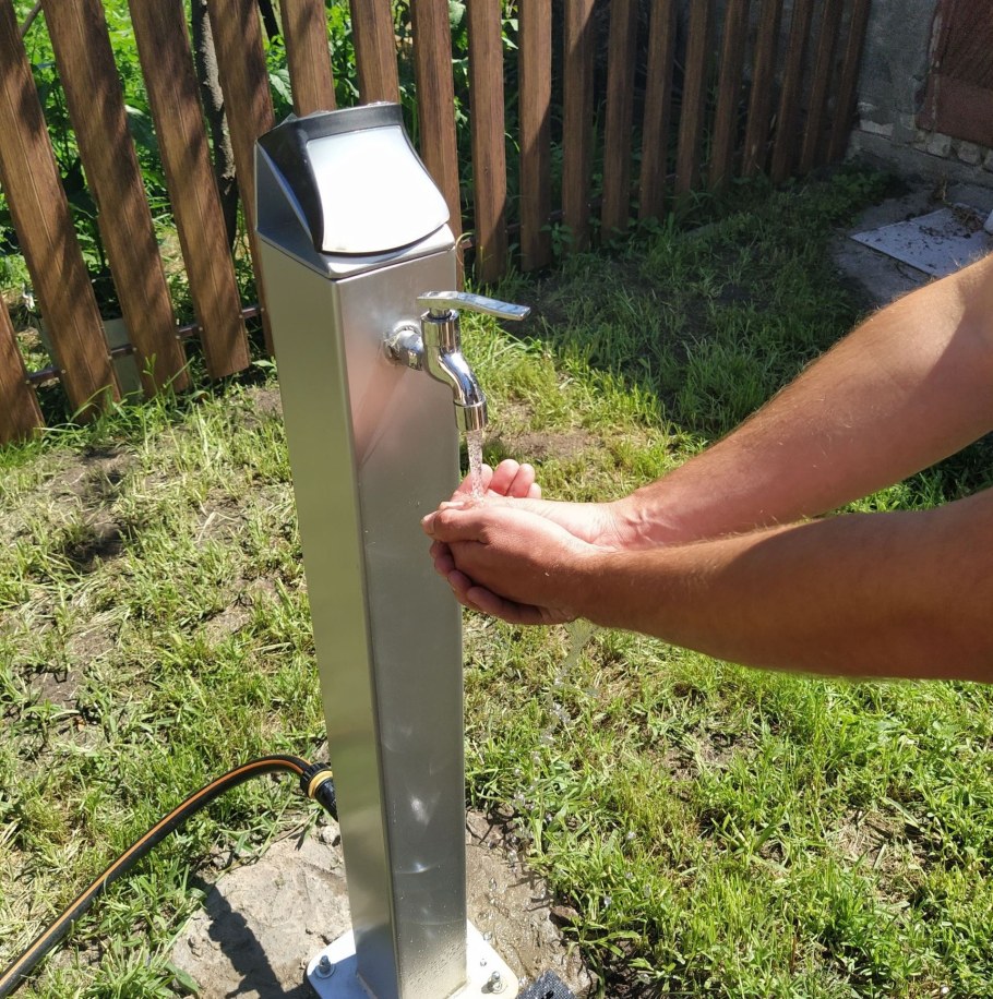Как самостоятельно сделать рукомойник или водопроводный кран для украшения сада