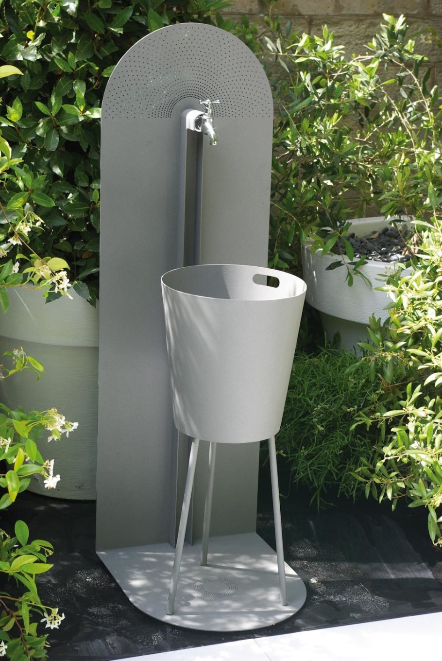 Уличный умывальник