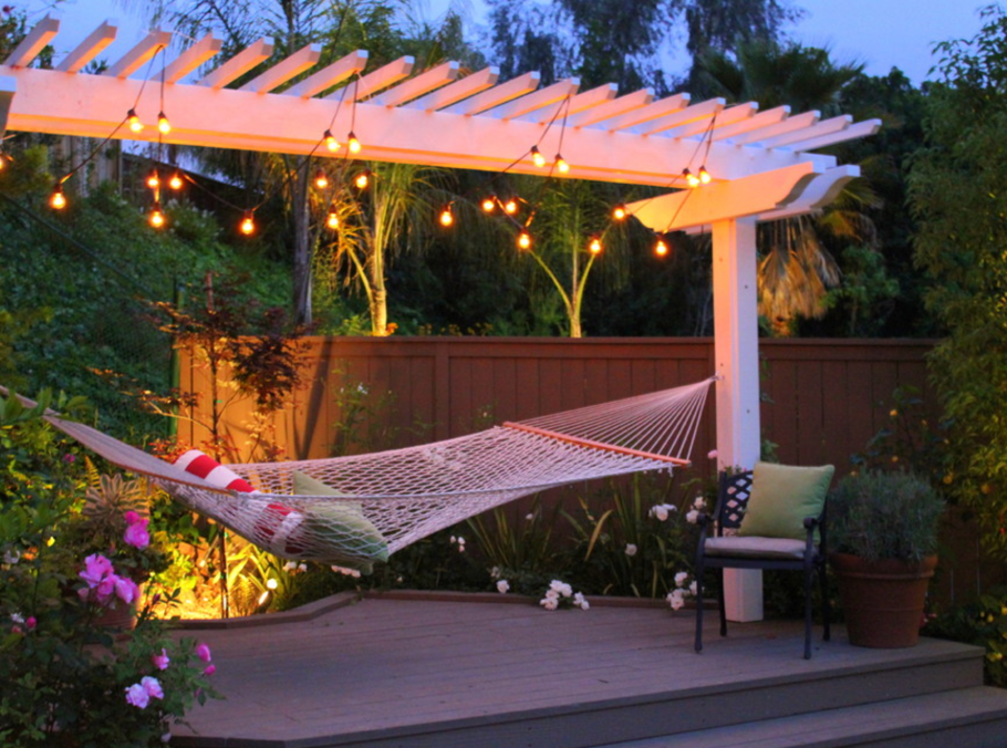 Беседка с гамаком