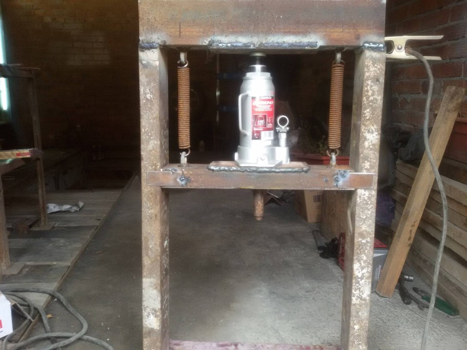 Чертеж гидравлического листогиба