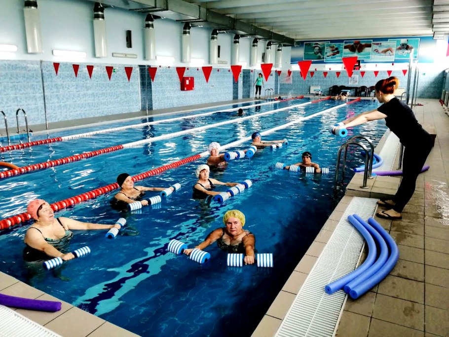 Плавучий бассейн на Москве-реке