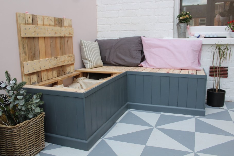 Скамья с ящиком на балкон