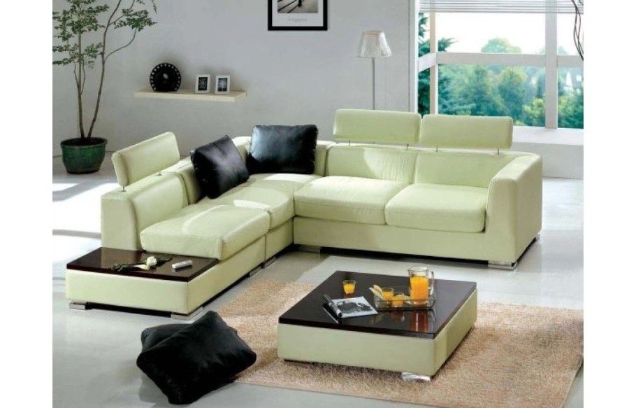 П образный диван и ковер