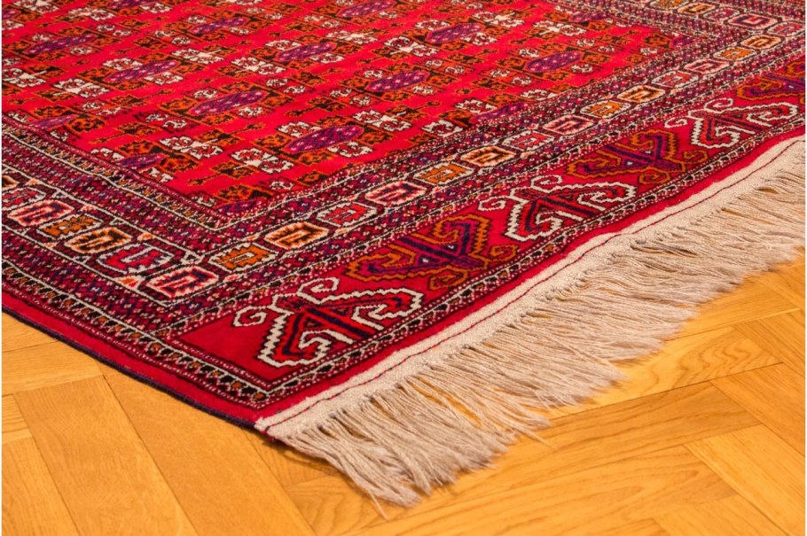 Персидский шелковый ковер