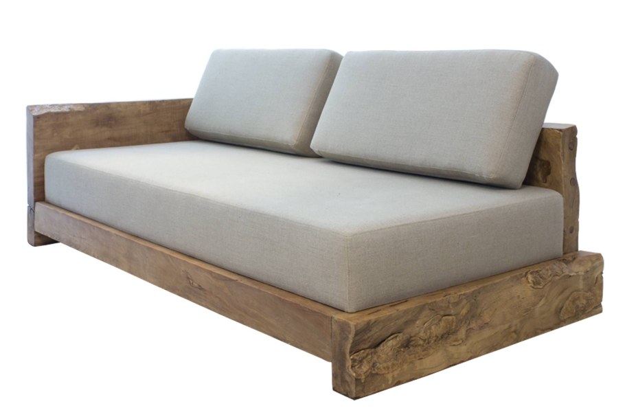 Диван с деревянной спинкой