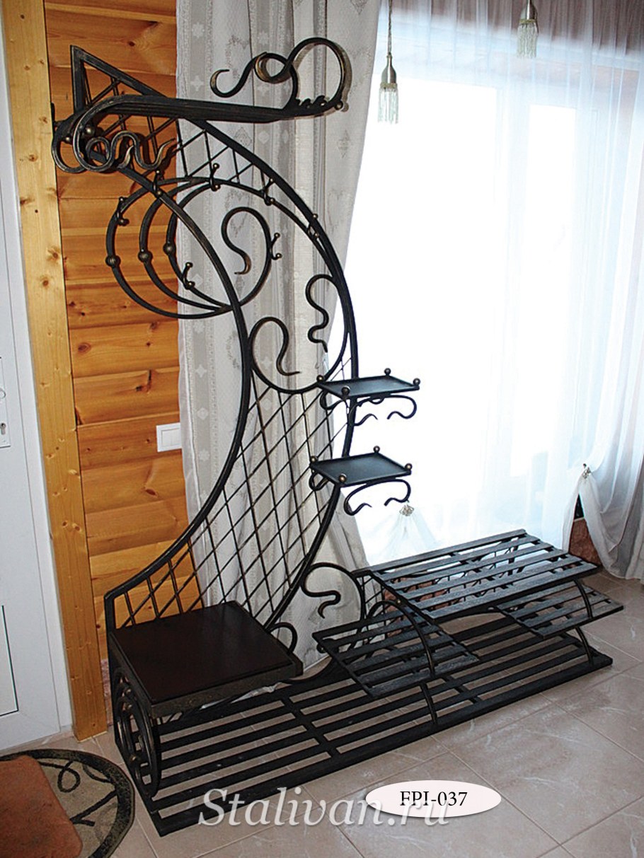Кованые банкетки в прихожую