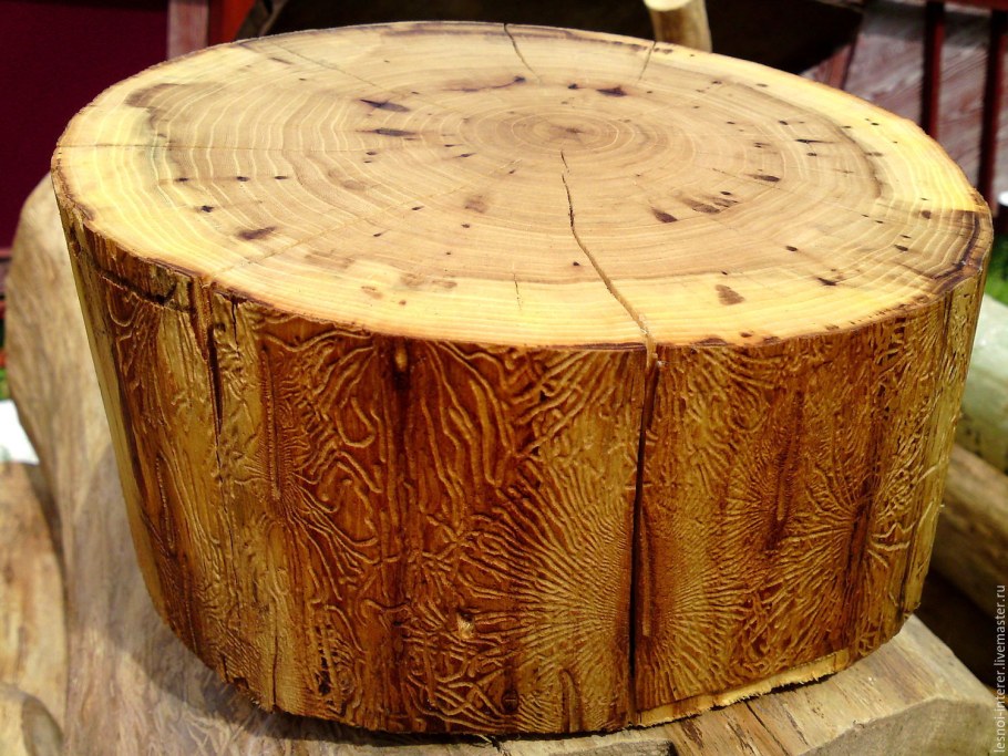 Искусственный пень на люк d125
