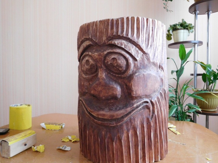 Деревянный пенек