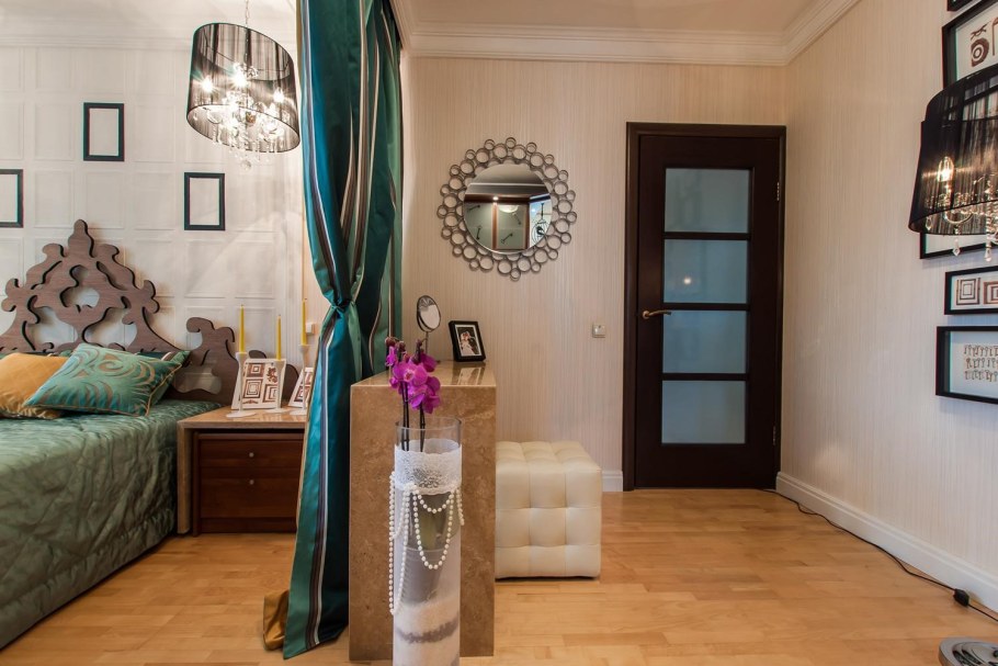 Зонирование комнаты шторами