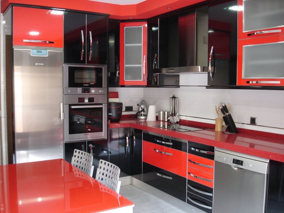 Красно черная кухня