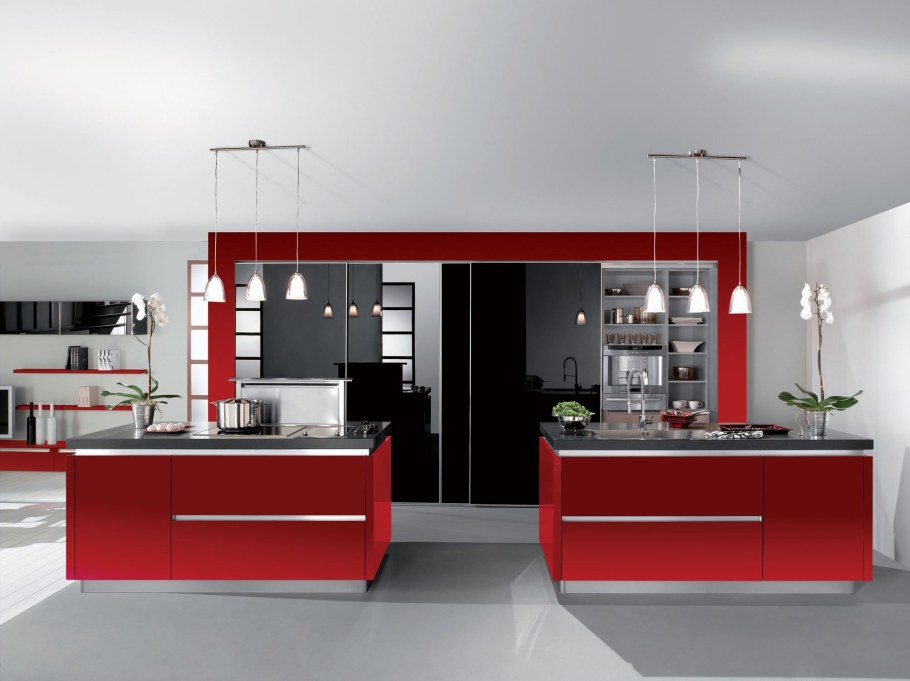 Кухня в серо красных тонах