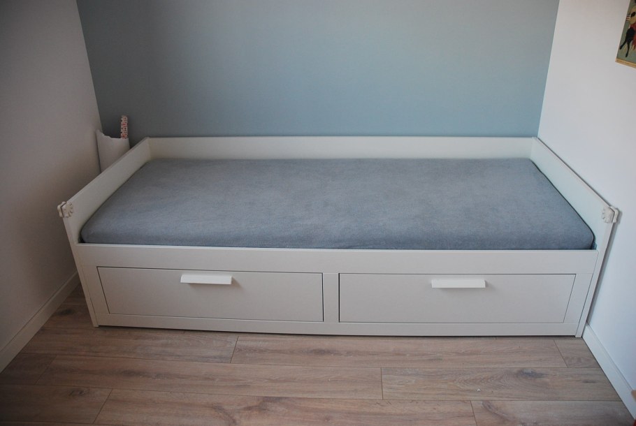 Кровать кушетка ikea brimnes/БРИМНЭС