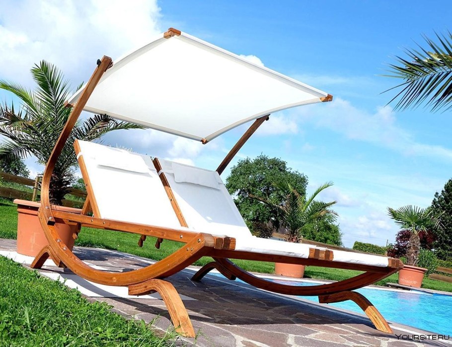 Уличная мебель Malta Teak Sofa от Restoration Hardware.