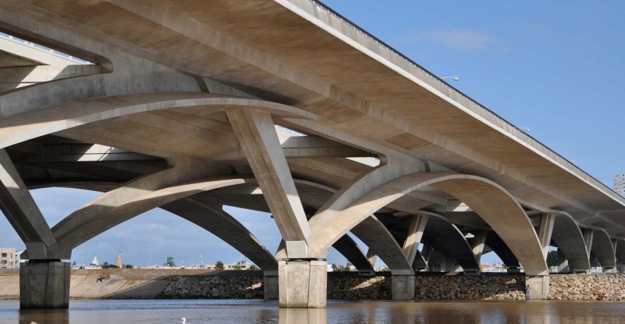 Железобетонный арочный мост