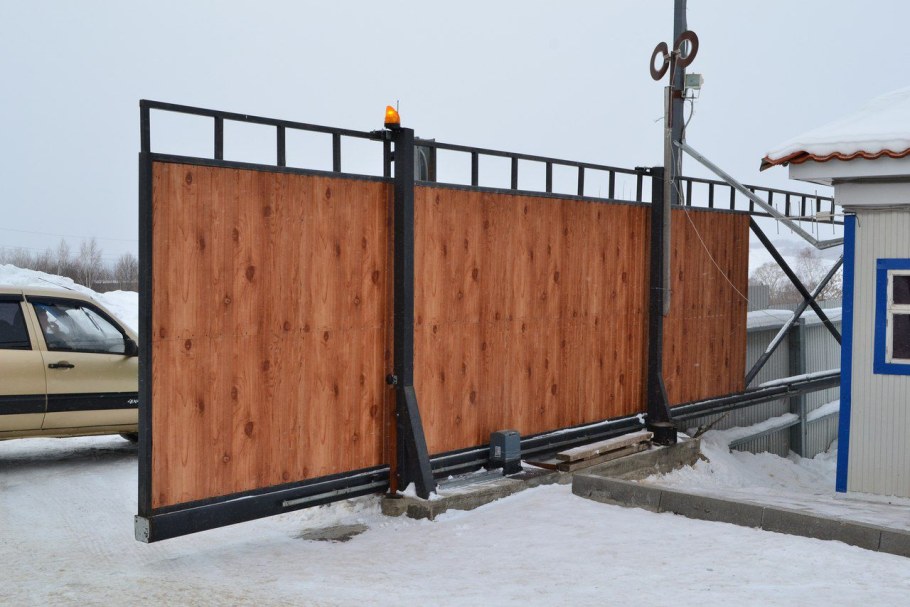 Подвесные откатные гаражные ворота