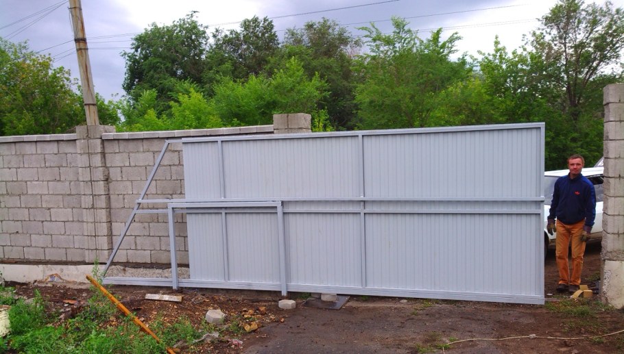 Подвесные откатные ворота для Ангара